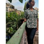 Angana Roy Instagram - Carry me away . . . . . . . 📸@prosun_act #northkolkata #oldbuilding #greenery #leaf #leafy #thursdaythoughts #plixo #mobiledetailing #mobilephotographyindia #calcuttadiaries #calcutta_igers #shoot #series #artistoninstagram #checkeredshirt #indiaig #terrace #terraceview #portrait_today #feelgoodvibes #johnmayer #carrymeaway Thanthania Kalibari