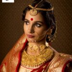 Angana Roy Instagram - लोग कहते है समझो तो खामोशियां भी बोलती है, में अरसे से ख़ामोश हूं, वह बरसों से बेखबर है। . . . #portraits #calcutta #kolkataportraits #bridalmakeup #bride #bridehairstyle #bridal #bridalshoot #photoshoot📸 #red #benarasi #redbenarasi #gold #golden #jewellery #makeover #red #bindi #indian #indianbride #portraitoftheday #sideangle #eyemakeup #eyemakeupoftheday #nosering #goldjewelry #longing #portraitphotography @avizmakestudio 📸@amitava_mitra