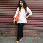 Angana Roy Instagram - With Bagwati! @miracle_aligner_ thanks for the pic! 💫 #casual #aesthetic #white #whitekurta #baggit #streetstyle #streetwear #chappal #igs #igdaily #kolkata #kolkata_igers #instapic #mood #jhumkas #jhumkalove #kolkatadiaries #instagood #thursdays #kolkatagram #bagwati👜 #znmd #instagram #instapicture #background #footpaths #jooti Park Circus
