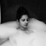 Angana Roy Instagram - Enjoying a different kind of bubbly. #bathbombs #bathtubphotoshoot #bathtublove #theoberoigrand #relaxingtime #bubblebath #blackandwhitephoto #monochromebubble #mondaypost #throwback #bathandbeauty #wineanddine #potd #bathfashion #enjoythelittlethings The Oberoi Grand, Kolkata