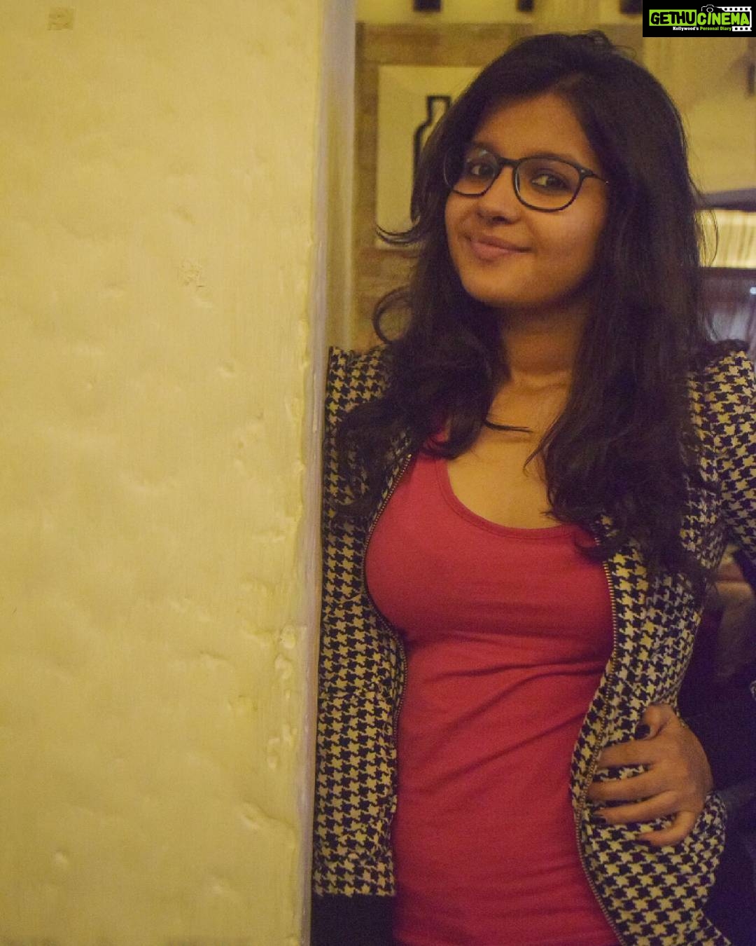 Angana Roy Instagram - Throwback to an amazing evening. #throwback#friendsbirthdayparty#fun Plush Lounge, Astor Hotel