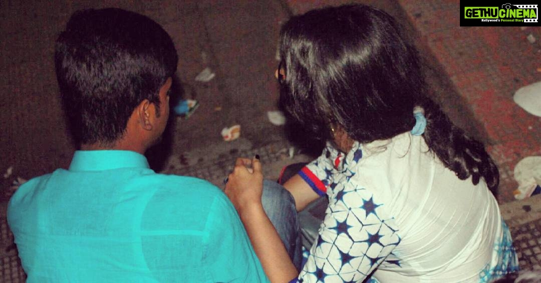 Angana Roy Instagram - Us. :) Asthami. #durgapuja2k15#asthami#evening#dakshinapan#adda#him#us#fun#love#deepconversations#kbyee Dakshinapan