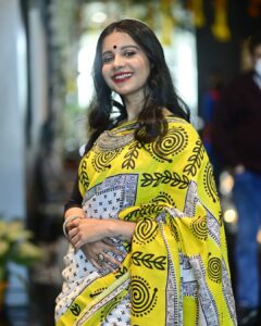 Angana Roy Instagram - Saraswati Puja 2022 💫 Makeup by: @sahab1 Hair by: @moumitasani #svf #saraswatipuja #cinemaasaraswati #anganaroy #artist #sareeday #yellowandblack #lovefromA #homecoming #lukochuri #sundaypost #february