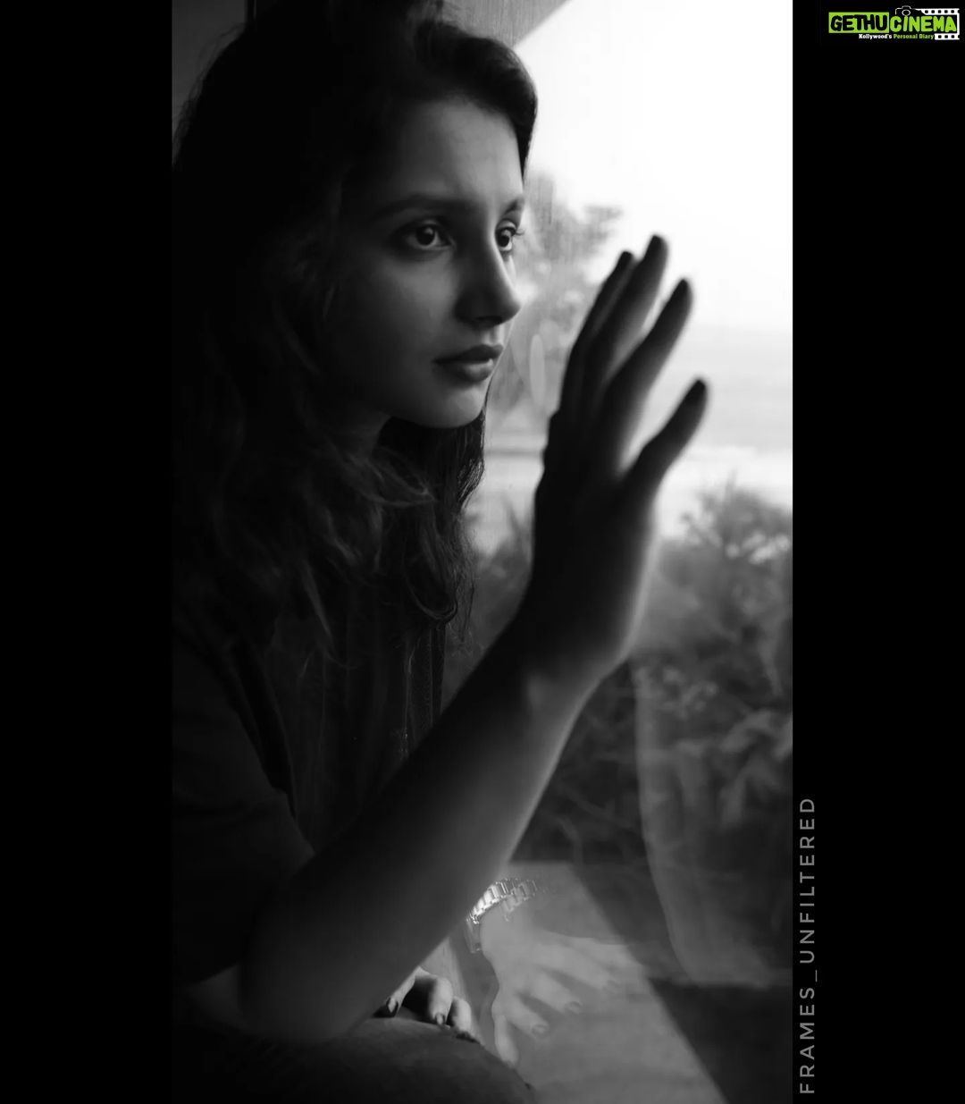 Angana Roy Instagram - A single dream is more powerful than a thousand realities 🌼 . . Unfiltered | Unedited . . @fujifilmxindia . . . #fujifilm_xseries #lowlightphotography #darkness #PhotographyIsLife #BlackAndWhite_Perfection #lookslikefilm #moody_tones #moodyportraits #optoutside #streetdreamsmag #portraitphotography #killersgram #heatercentral #naturallighting #illgrammers #mumbai__shoutout #humanedge#fatalframes#agameoftones #jj_allportraits #igworldclub #igworldclub_women #rsa_ladies#justgoshoot#moodyports #portraitmood #portraitsociety #bnw_society #themysteryproject #bnw_planet_2018 Mumbai - मुंबई