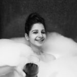 Angana Roy Instagram – Bathtub serenade.

📸@ayan.bhattacharjee_

#blackandwhitefriday #fridaypost #postoftheday #bathtub #monochrome #oberoigrand #serenade #bubblebath #wethair #winelover #wineglass #detailing #wineanddine #lovefromA #nomakeup #clearskin #moodphotography #fridaymood #bathbomb #bathtubgoals #bnwmood #anganaroy #aesthetic