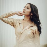 Anikha Instagram - ✨GOLDEN✨ @aisha_moidhu @faabi_moidhu @rizwan_themakeupboy @_chuake @damanz.venture @damanz.designs @raafiimohammed