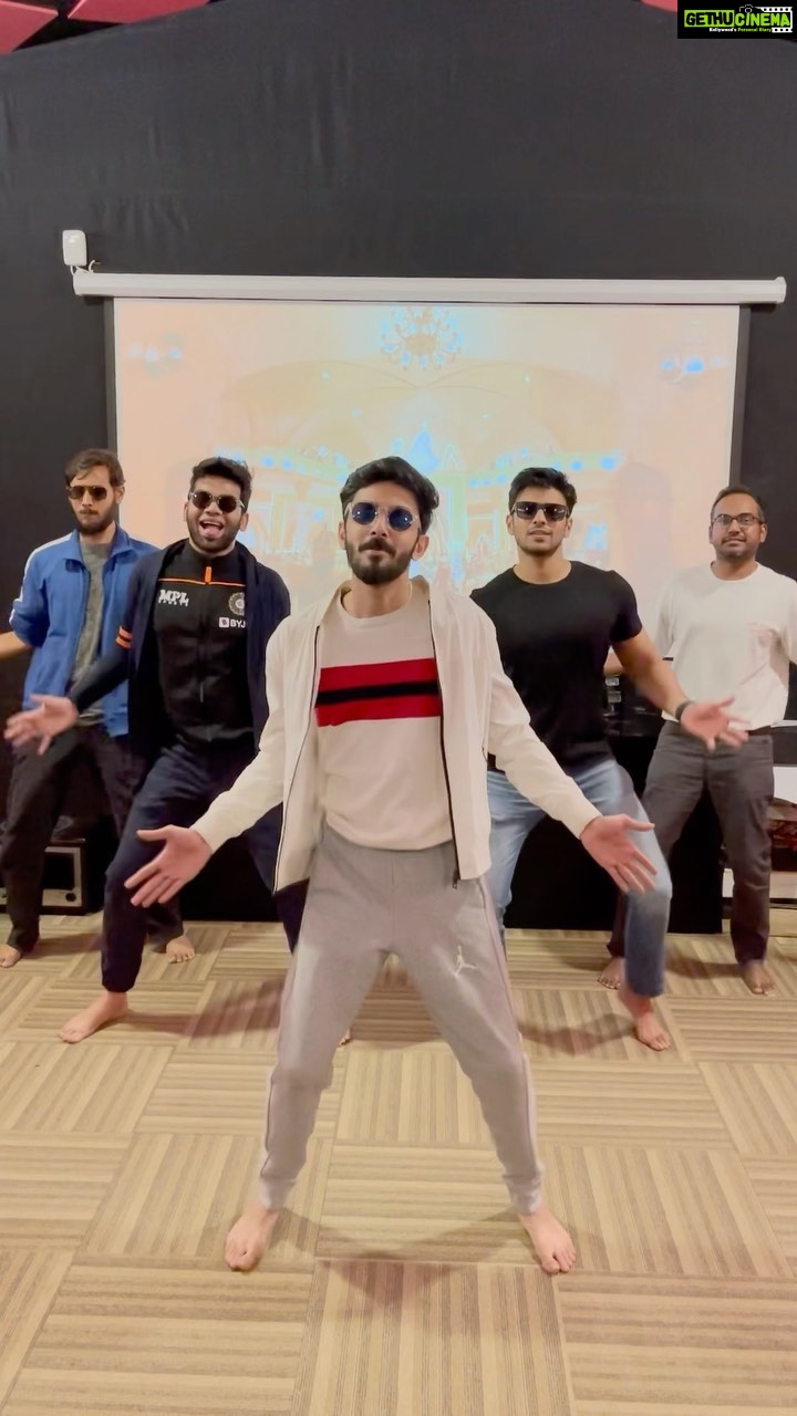 Anirudh Ravichander Instagram - #ArabicKuthu #HalamithiHabibo This was take 5 but still we didn’t get it right 😂 @ashwathvenkat12 @le_sajbro @rp3825 @shivakiran_sridhar @akriz23 . . @nelsondilipkumar @jonitamusic @sivakarthikeyan @sunpictures