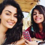 Anisha Ambrose Instagram - Sisters love ❤️ . . . FOLLOW..@anishaambrose_official . . . #anishadieheardfan #anishaambrose #anishafanpage #anishafanclub #anishaambrose_official #kajalagarwal #samantharuthprabhu #tamannahbhatia #rashikanna #sruthihassan #rakulpreetsingh #tollywoodactress #goodmorning #sunshine #sunburn #summervibes #tollywoodactress #telugucinema #vizag #home #selenagomez #selfie #justinbieber #likeforlikes #followforfollowback #likeforlike #siblings #love #lockdown