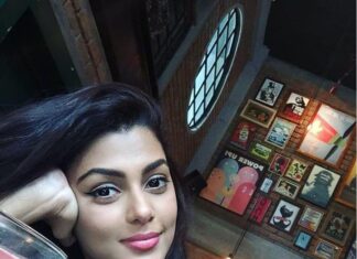 Anisha Ambrose Instagram - Sunday funday 😊 . . . FOLLOW..@anishaambrose_official . . . #anishadieheardfan #anishaambrose #anishafanpage #anishafanclub #anishaambrose_official #kajalagarwal #samantharuthprabhu #tamannahbhatia #rashikanna #sruthihassan #rakulpreetsingh #tollywoodactress #goodmorning #sunshine #sunburn #summervibes #tollywoodactress #telugucinema #vizag #home #selenagomez #selfie #justinbieber #likeforlikes #followforfollowback #likeforlike #quarantine #outdoors #sundayfunday #black #cocktails