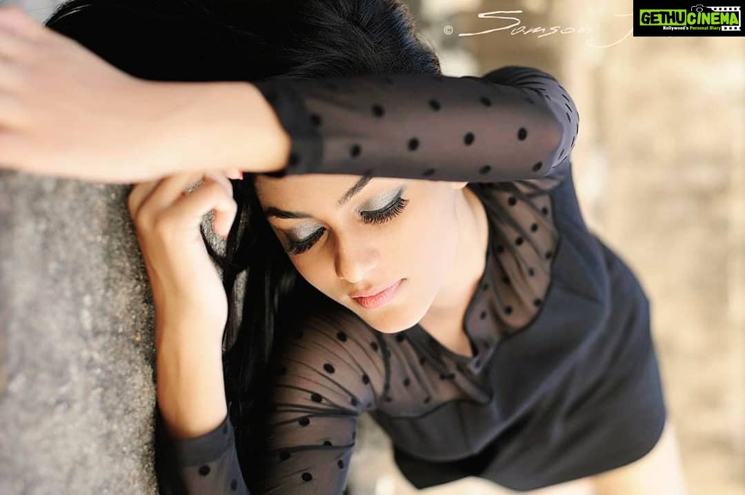 Anisha Ambrose Instagram - Good night everyone...😴 . . . FOLLOW..@anishaambrose_official . . . #anishadieheardfan #anishaambrose #anishafanpage #anishafanclub #kajalagarwal #samantharuthprabhu #tamannahbhatia #rashikanna #sruthihassan #rakulpreetsingh #tollywoodactress #goodnight #photoshoot #black #sleepy #loveyourself #tollywoodactress #teluguammai #rowdy #vijaydevarakonda #selenagomez #stayathome #staysafe #lockdown