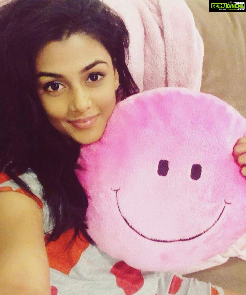 Anisha Ambrose Instagram - Keep smiling always...😁 . . . FOLLOW..@anishaambrose_official . . . #anishadieheardfan #anishaambrose #anishafanpage #anishafanclub #kajalagarwal #samantharuthprabhu #tamannahbhatia #rashikanna #sruthihassan #rakulpreetsingh #tollywoodactress #lazymorning #lockdown #stayathome #staysafe #smile #laughing #anubaby #actresslife #home #instamood #selfie #selenagomez #justinbieber #vijaydevarakonda #tamilmovie #kollywood #hollywood #tollywoodactress #telugucinema