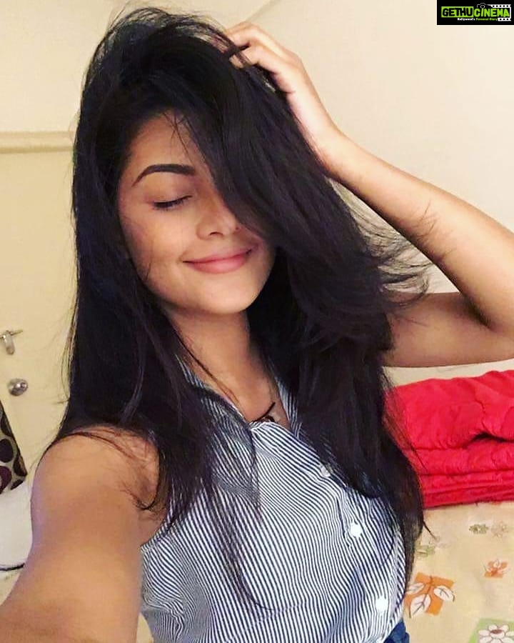 Anisha Ambrose Instagram - Good morning everyone have a nice day.....😊 . . . FOLLOW..@anishaambrose_official . . . #anishadieheardfan #anishaambrose #anishafanpage #anishafanclub #kajalagarwal #samantharuthprabhu #tamannahbhatia #rashikanna #sruthihassan #rakulpreetsingh #tollywoodactress #morningmotivation #morningselfie #nomakeup #nofilter #naturalbeauty #lazy #workout #actresslife #crazy