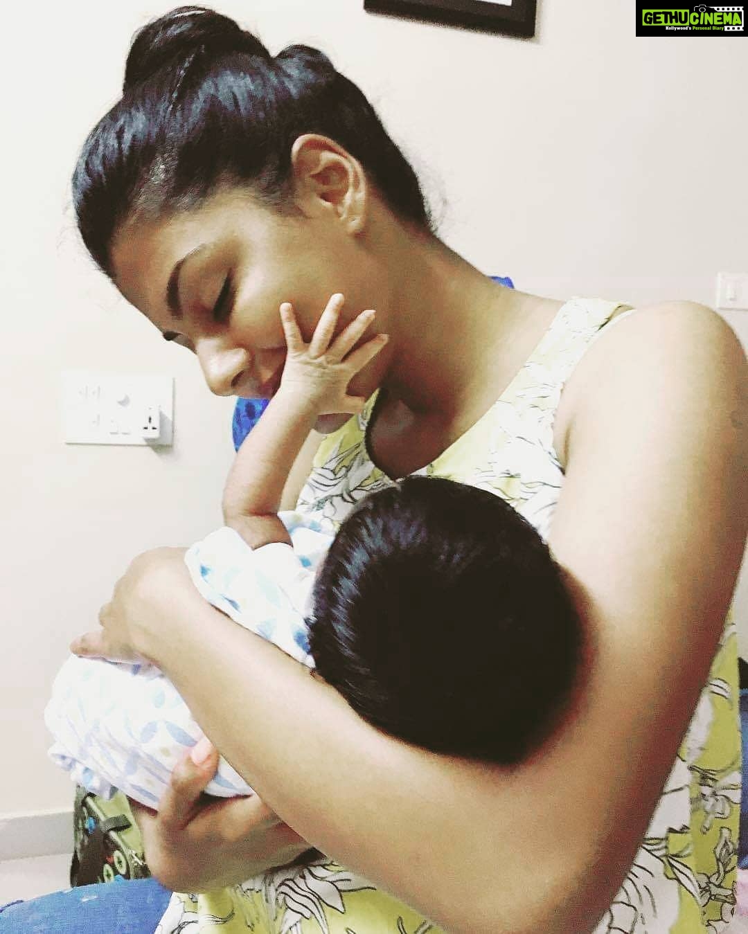 Anisha Ambrose Instagram - Playing with the kids is a good stress buster.....🥰 . . . FOLLOW..@anishaambrose_official . . . #anishadieheardfan #anishaambrose #anishafanpage #anishafanclub #kajalagarwal #samantharuthprabhu #tamannahbhatia #rashikanna #sruthihassan #rakulpreetsingh #tollywoodactress #kidslove #playtime #cute #baby #lockdown #love #selenagomez #billieeilish #justinbieber