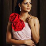 Anisha Ambrose Instagram - “A flower cannot blossom without sunshine, and man cannot live without love.”😊 . . . #flowers #flowerstagram #flowerslovers #flowersofinstagram #weddingflowers #flowerstalking #flowerstyles_gf #flowershop #flowersandmacro #flowersturk #flowersphotography #flowerdress #flowerdresses #tagify_app