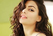 Anisha Ambrose Instagram - “Everyday may not be good, but there is something good in every day”..😇.... good morning.. . . #girl #girls #love #TagsForLikes #TFLers #me #cute #picoftheday #beautiful #photooftheday #instagood #fun #smile #pretty #follow #followme #hair #friends #lady #swag #hot #cool #kik #fashion #igers #instagramers #style #sweet #eyes #beauty