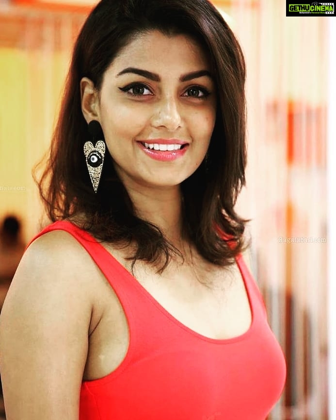 Anisha Ambrose Instagram - There is a shade of red for every woman....💕.......... Anisha in red dress....🔥🔥🔥 . . #anishadieheardfan #anishafan #anishaambrose #tollywood #pureheroine #model #actress #redhotgirls #red #fans #teluguactress