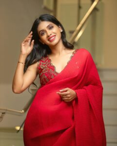 Anjali Patil Instagram - Kuthirai Vaal Audio Launch 
Have you listened the entire album yet?

Styled by @subikanifabint 
Photographer @dhanush__photography 
HMU @jeevithamakeupartistry 
Design @zol_studio