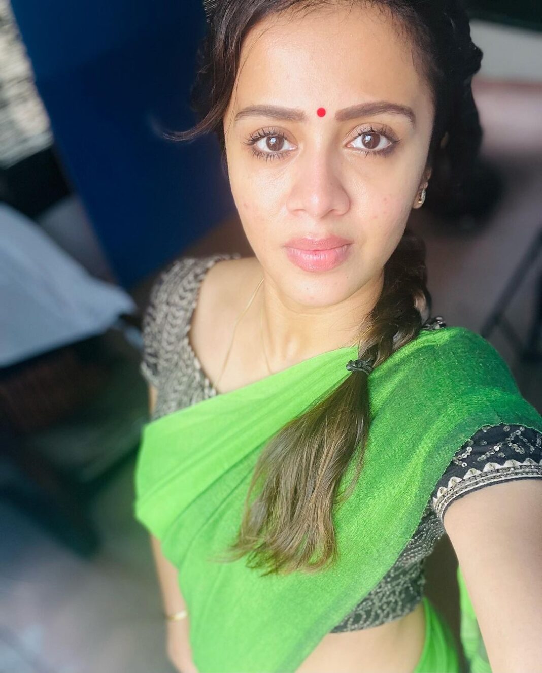Anjana Rangan Instagram - This is the last selfie i took, before testing positive for Covid. Its been 14 days since i fell sick .. more than the sickness itself.. these 14 days was gruelling mentally. The first 3 days were awful. The fever,body pain and tiredness was something i have experienced never before. But slowly i got better. My health was getting better and better every single day. But my mental health wasnt that great.. as every single day passed, i was becoming more and more sad, felt bored and had nothing to do. Though it was the time for me to rest, all i could think about was the fact that i had to be like this for a fortnight. Tried painting, tried watching movies, series, tried everything possible to distract myself.. but nothing worked. I was at my loneliest self, not being able to see, talk or hug anyone esply my baby. I became aware that i was losing it. So much frustration that i had no one to actually talk to .. My husband was busy taking care of cooking, handling work at home, and taking care of R and also work outside, that he hardly had time or energy to talk to me. Though i shud have been extremely grateful and loving for whatever he was doing..my frustration was just building up. I kept complaining of having no time for myself before.. now i had all the time in the world but i cudnt enjoy one bit of it. Such is life! My heart was outside while I was trapped inside. I am not able to put in words, how i felt. Beginning of the year , all the work plans I had came to a standstill, Already strained relationships became even more strained, cudnt reach out to ppl to tell them how i feel, longest time without my baby.. With just couple of clothes to wear, no energy to even make myself look decent enough for myself.. no mood to keep myself active, I have been at my worst for the last 14 days. It will take days for me to rebuild myself , to look and feel confident. I was dreading this and dodged Covid for 2 years being extremely careful and safe, but it finally got me, catching me at my worst. *Contd on comment..*