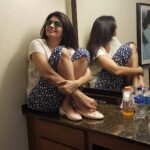 Anjena Kirti Instagram - 🎶And I'm so sick of love songs - Neyo ❤ Sun Glass courtesy : @pravinsaivi #PyjamaAntics #ThisIsHowIChill #LazingAroundScenes #Hilton . . 📸: @tejaswi_niprakash Dallas, Texas