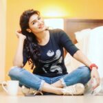 Anjena Kirti Instagram - Smile .. and make it contagious ..Happy Sunday ❤🕉 📷 : @camerasenthil Hairdresser :@venkivengalarao #OneOfMyFavourites #HappyWorldLaughterDay #SpreadLove Four Points By Sheraton Mahabalipuram Resort and Convention Center