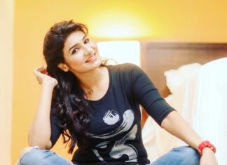 Anjena Kirti Instagram - Smile .. and make it contagious ..Happy Sunday ❤🕉 📷 : @camerasenthil Hairdresser :@venkivengalarao #OneOfMyFavourites #HappyWorldLaughterDay #SpreadLove Four Points By Sheraton Mahabalipuram Resort and Convention Center