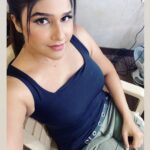 Anjena Kirti Instagram - Self analysis while waiting for shot 🤳❤️