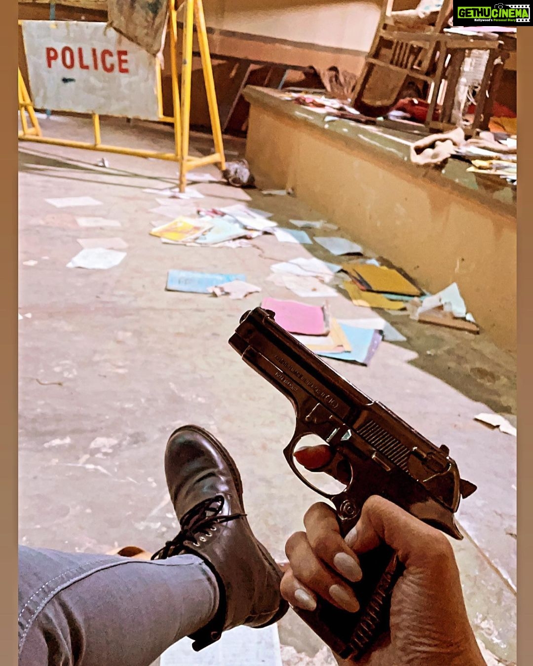 Anjena Kirti Instagram - #ShootLife 🎬 #ThugLife #Cops