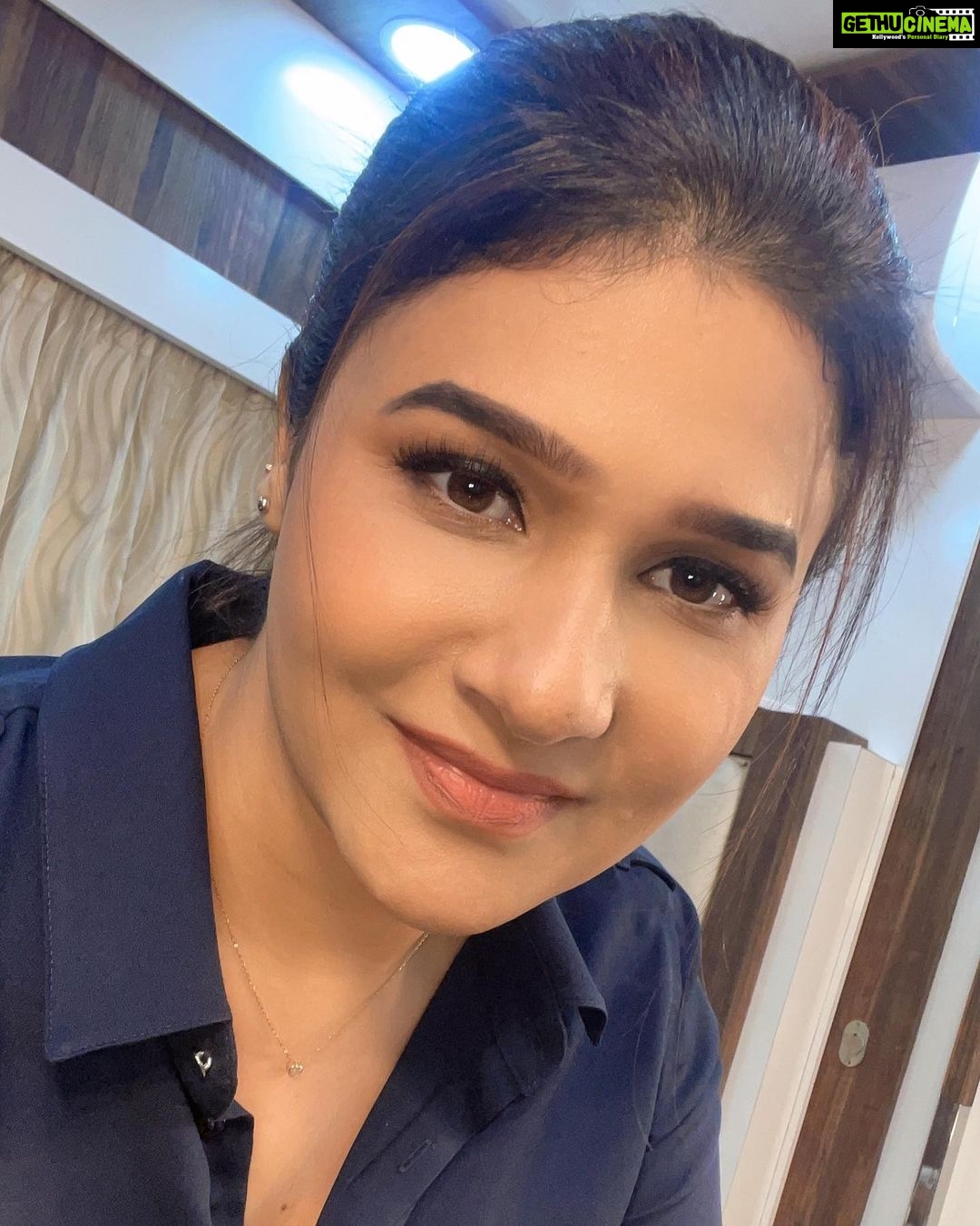 Anjena Kirti Instagram - #Ad I was back at #skinlabchennai for Laser Hair Reduction Treatment! The doctors at @skinlabindia drew up a treatment plan for me after a detailed analysis of my skin type and hair growth. Best results are achieved when the hair being treated is thick, dark and coarse. You should avoid threading, plucking or waxing of hair 3 weeks prior to the laser hair reduction service. After checking the hair, it will be shaved before the treatment. And contrary to popular belief, this will not make your hair grow any thicker than it already is. The laser is designed for maximum patient comfort. It cools the skin before and during the treatment and this further reduces any chances of discomfort. The results are great after the first few sessions and my skin feels super soft post the session! @drjamunapai #skinlabindia To book your appointments call 7358400400 Dr. Jamuna Pai's Skinlab
