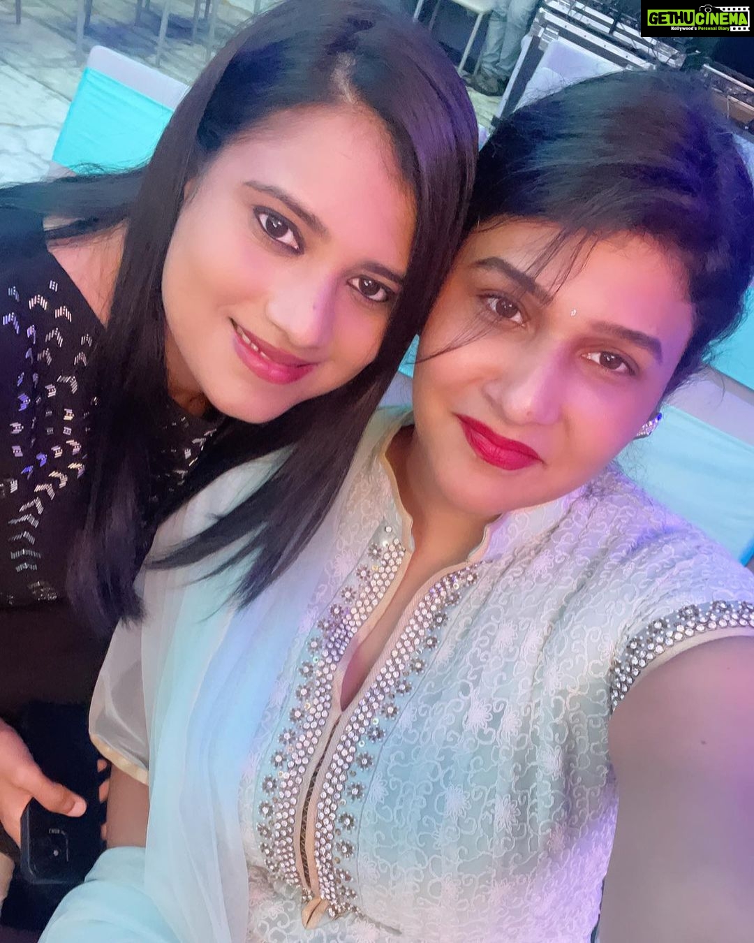 Anjena Kirti Instagram - @iamvijayvasanth @nithyavijayvasanth @sindhuvinothkumar 🎉