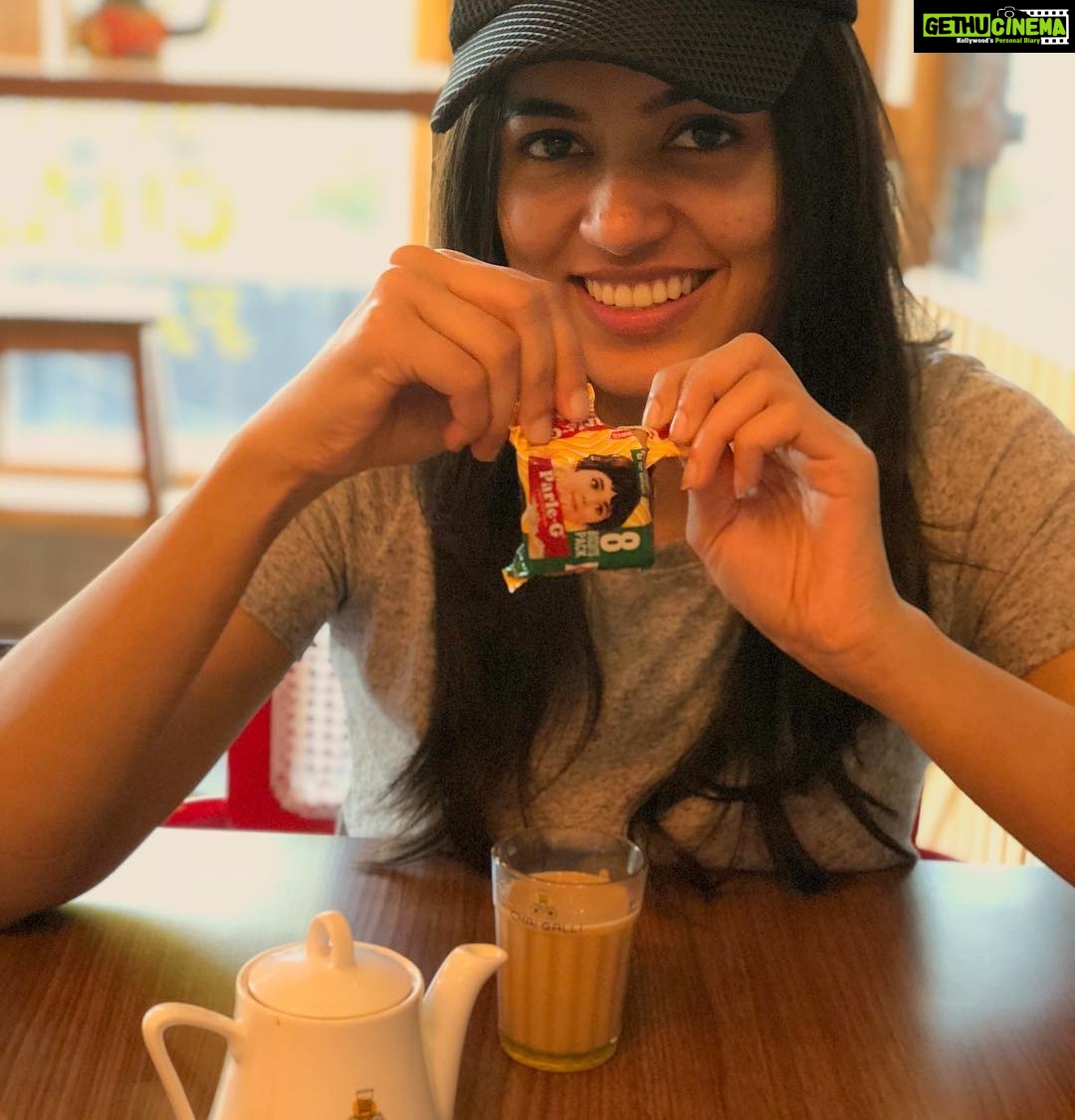 Anju Kurian Instagram - My all time favourite combo 😍😍😍😍😍 Parle-G + chai.