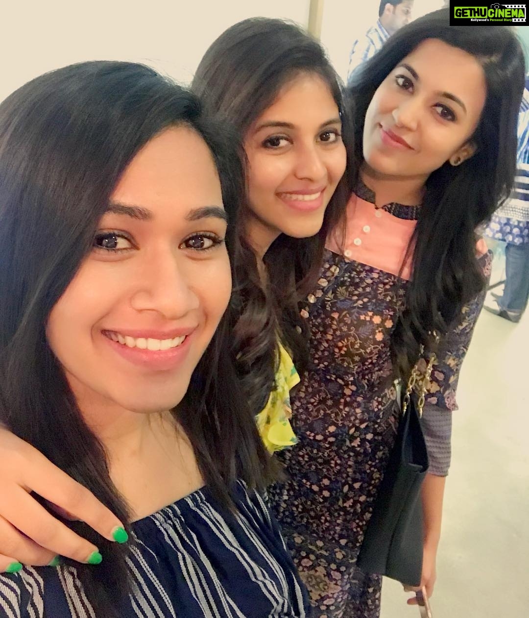 Anju Kurian Instagram - Hangout with beautiful girls 🧚🏻♀️