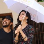 Anju Kurian Instagram - #candidone #dontknowwhywewerelaughing #stupidus #breaktime #palakkaddiaries #agraharam #shoottime📷