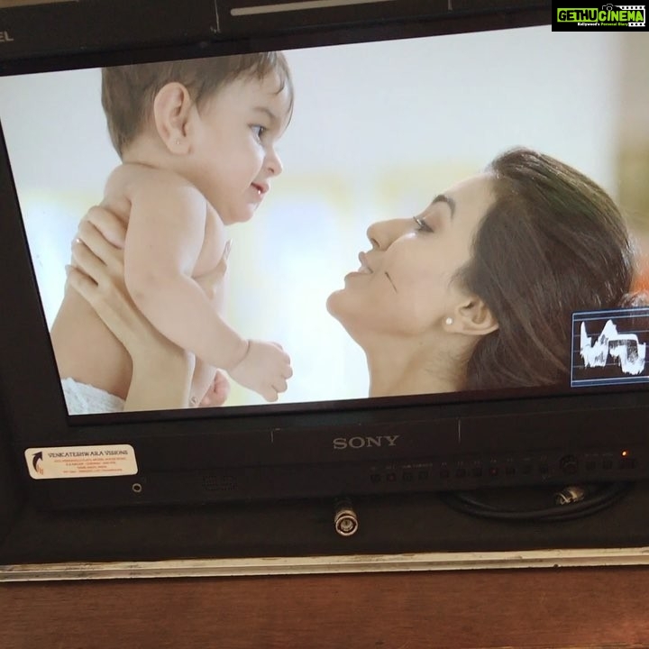 Anju Kurian Instagram - Look at her smile πππsuch a sweet munchkin πππ€©π #funtimewithbaby