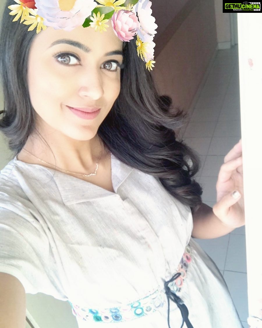 Anju Kurian Instagram - Good morning #instafamily ☺️☺️☺️
