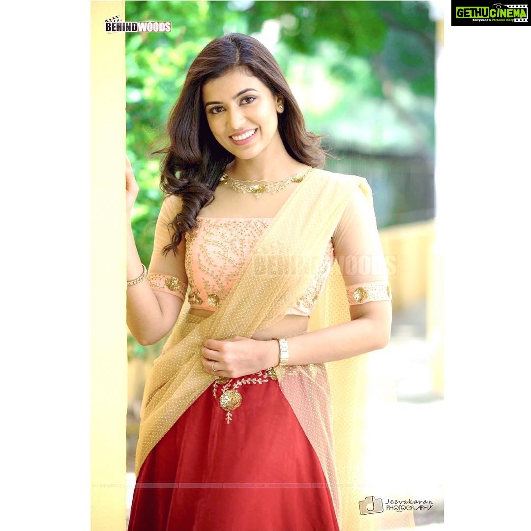 Anju Kurian Instagram - Wearing the @thedressshopchennai collection. 😍😍😍 Make up by @chisellemakeupandhair #behindwoods #untitledshowwithaashiq #