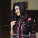 Anju Kurian Instagram - Sunkissed🌞😘😘 Photo credits : @riophotography.in Makeup 💄: @nowshibaf , @chisellemakeupandhair