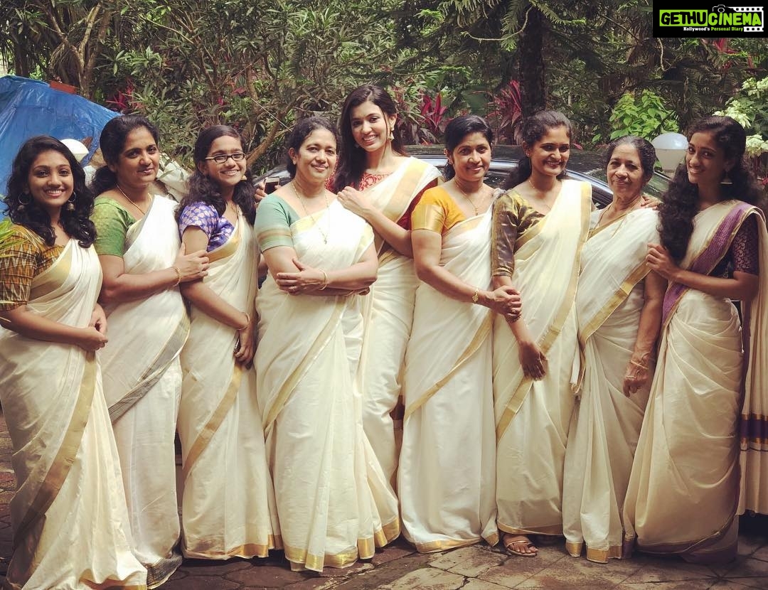 Anju Kurian Instagram - Hridayam niraja onashamsakal 🙏