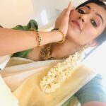 Anju Kurian Instagram - #onamhangover #selfietime #sareelove #traditionalvibes #keraladiaries