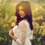 Anju Kurian Instagram – JUST L👀K. 
Look at all the amazing things that are yet to come. 
#lifeinframephotography #charanphotography #lifeisbeautiful  #sunlighteffect✨#beautifulsoul👼 #positiveenergy💫 #bestnatureshot #raysofhope #believeinyourself #lookforward #fallforward #onelife2live #goodday🤗