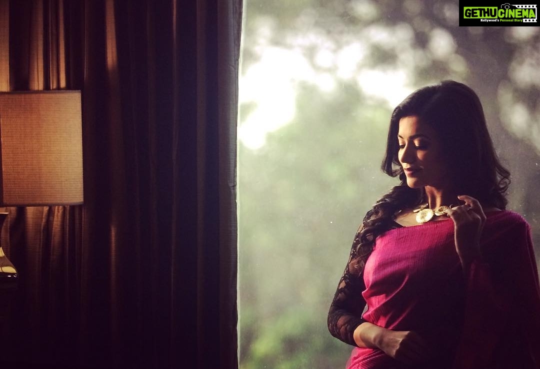 Anju Kurian Instagram - The sun is a daily remainder dat v too can rise again from d darkness & v too can shine our own light. ✨ #goodmorning #goodvibes✌ #beautifulsoul👼 #choosetoshine☀️#bekindtoyourself #stayblessed😇 #happytuesdayfolks