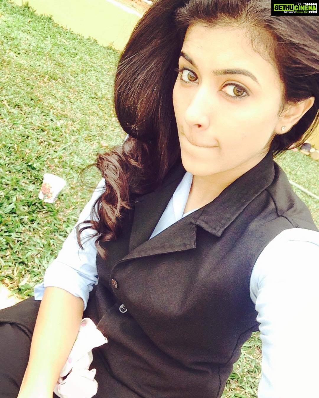 Anju Kurian Instagram - Back to college 1st year again🙈🙈🙈 #collegedays❤️ #funtimes🎉 #lifewithcrazyfriends #memoriesneverdie #besttimesoflife #misshindustanlife #newdaynewstart #lovemylife💕 #happysundayfolks 🐣🐣🐣