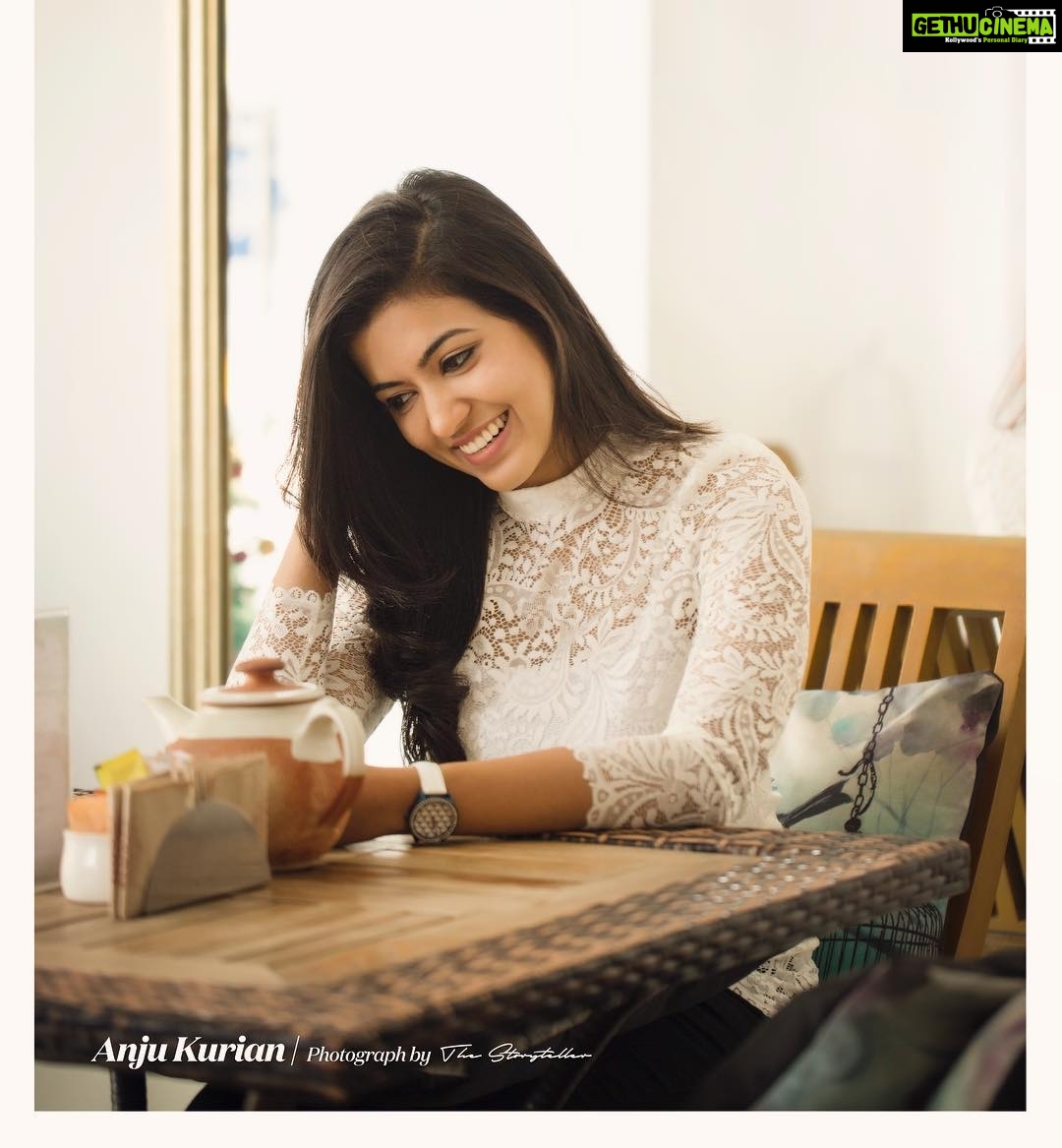 Anju Kurian Instagram - Ifyou want 2017 to be your year , 😎Dont sit on the couch and wait for it . Go out🚶🏻♀️ . Make a change✨ . Smile more🤗 . Be excited😍. Do new things✨. Throw away what you 've been cluttering🤔 . Unfollow negative people from ur life☠️ . Go to bed early😴 Wake up early🐣 . Be fierce 😎. Don't gossip👎. Show more gratitude🙏. Do things that challenge you 💪🏻. What feels like d end is often d beginning 👼🏻👼🏻welcome 2017 🎉🎊 Photocredits - @thestoryteller_india #birthdayboy #newyeartime🎉 #goodbye2016 #welcome2017🎈🎉🎊 #newhope #pleasantday #loveuall❤️ #haveagreatyearahead #xoxo