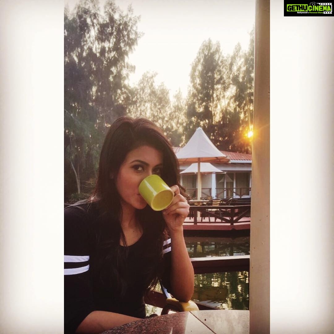 Anju Kurian Instagram - Happiness is a rainy summer day n a cup of coffee βοΈβΊοΈ Y am I so addicted to coffee ?? π€π€π