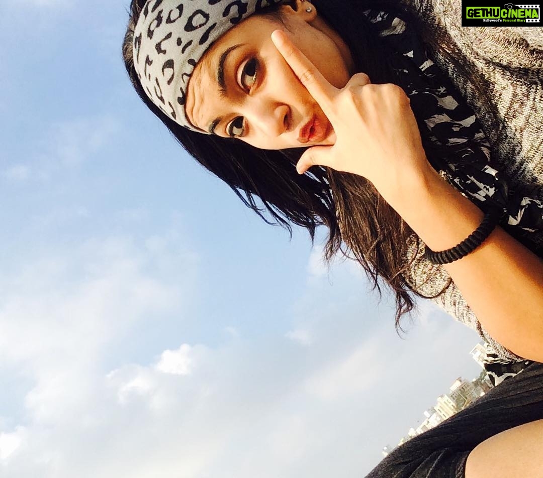 Anju Kurian Instagram - Always look 👀on the bright✨side of life 🏁 #beachday #skyaboveme #brightday🌞 #enjoyingthescenary #instaaddiction #perfectmorningweather #lovetheclimate😍😍 #sweetdecember🎄🎅🏻🎁☃️#christmasexcitments#xóxó