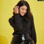 Anju Kurian Instagram - Happiness is a mood and positivity is a mindset ✨! Happy Wednesday Friends 😘😘😘. Shots by: @abinvrghz Styled by: @stylefilesbyzoya__joy Makeup & Hair by: @rachna.bespokemakeovers Outfit: @vewora_store Photography crew: @_earth_species_ Assisted by: @shreesubha_tamizh Jewelry: @thegarnet.in #justories #wednesdayvibes #summervibes #yellowhello #blackoutfit #photoshoot #instafashion #moodoftheday #faces #instafamily #traveller #goodday