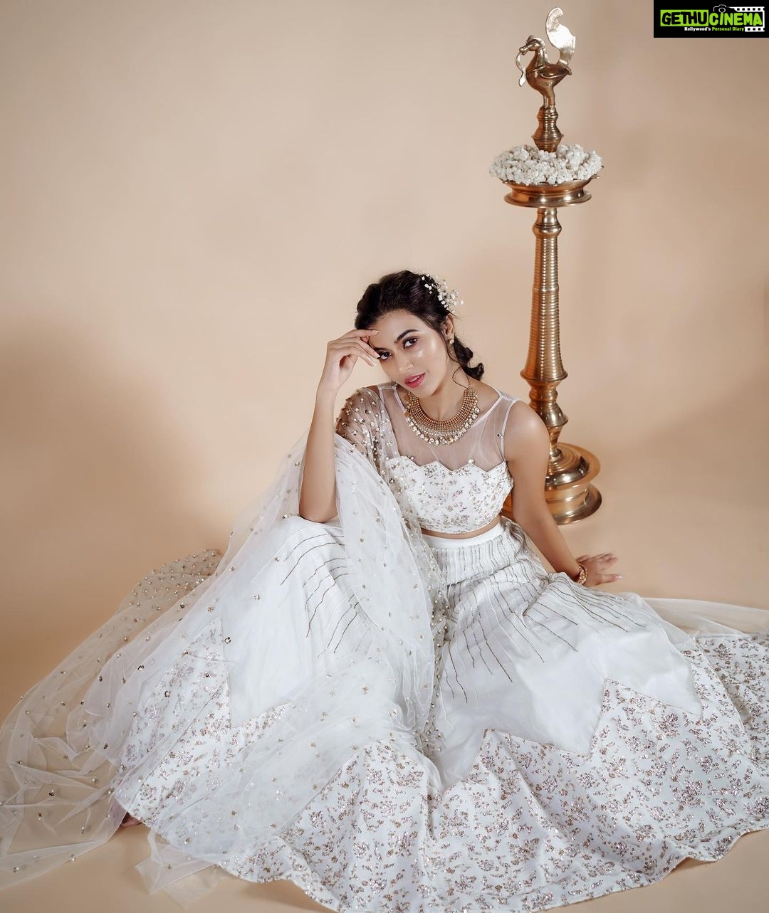 Anju Kurian Instagram - ✨💫 . . Photography - @fazil_pallikkal_ Outfit - @t.and.msignature Stylist - @joe_elize_joy MUA - @rizwan_themakeupboy Jewellery- @m.o.dsignature Location - @poojaeffects