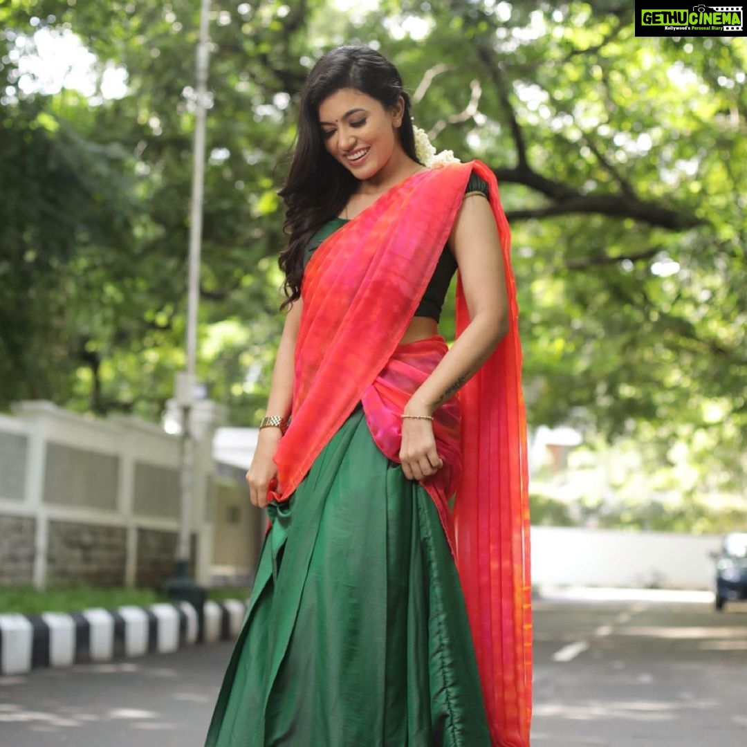Anju Kurian Instagram - 💚❤️💚 . . . 📸- @kiransaphotography 💄 - @thestyles_bysha 👗- @mabia_mb