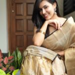 Anju Kurian Instagram - 💛🖤💛 . . . 📸- sjphotography