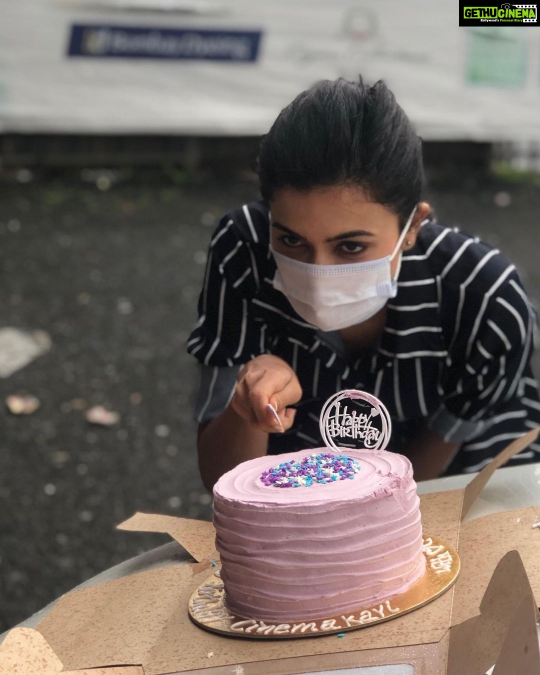 Anju Kurian Instagram - This is me being grateful not just for all the surprises & presents I received today but most importantly, a big thanks to all who loved the real me 🥰🙈. All my love to everyone who took out time to wish me and I am so thankful to god for giving me such a family and friends who never fail to make my day happier. Blessed with the best! ☺️☺️ You guys are too kind and I love you all ❤️❤️❤️. . . . P.c - @rickujacob