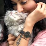 Anju Kurian Instagram - Make time for yourself! 🖤🖤🖤 Create two looks with your @danielwellington watch. Buy any watch and get a free strap. You can also get an additional benefit of 15% along with my code ANJU15 on their website. #danielwellington